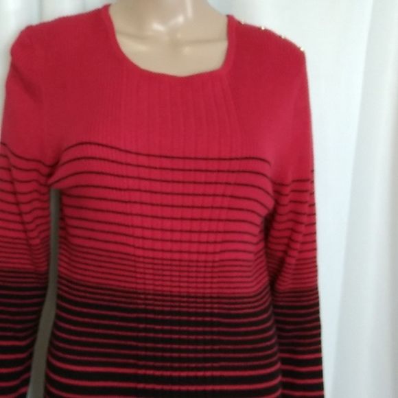 Liz Claiborne red/black XL red & black w/brass buttons on left shoulder - Picture 2 of 7